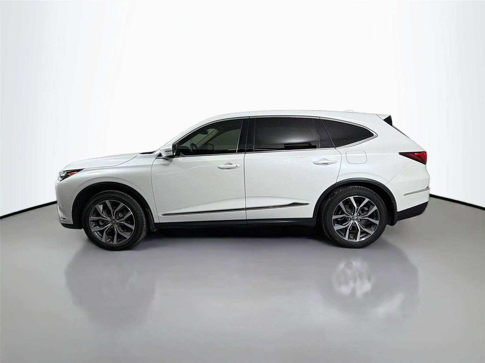 Used 2022 Acura MDX SH-AWD w/ Technology Package image 8