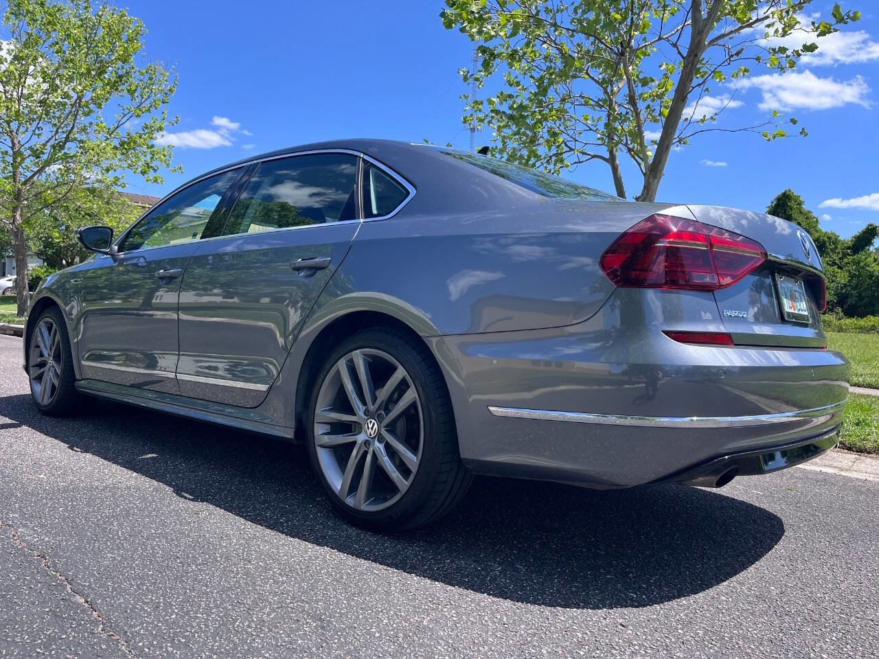Used 2019 Volkswagen Passat 2.0T SE R-Line FWD image 6