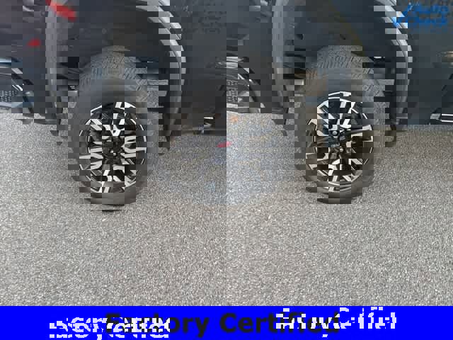 Certified 2022 GMC Sierra 1500 AT4 w/ AT4 Premium Package image 10