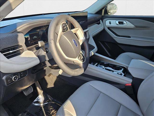 New 2025 Ford Explorer Active w/ Active Comfort Package image 3