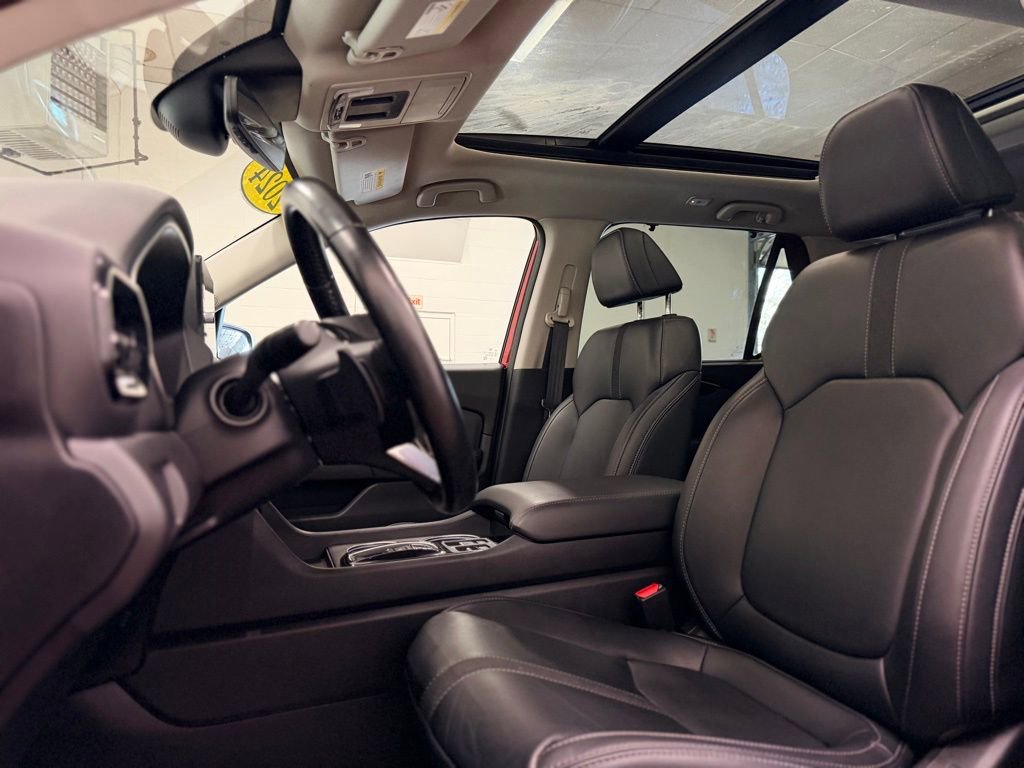 Used 2023 Honda Pilot Touring image 12