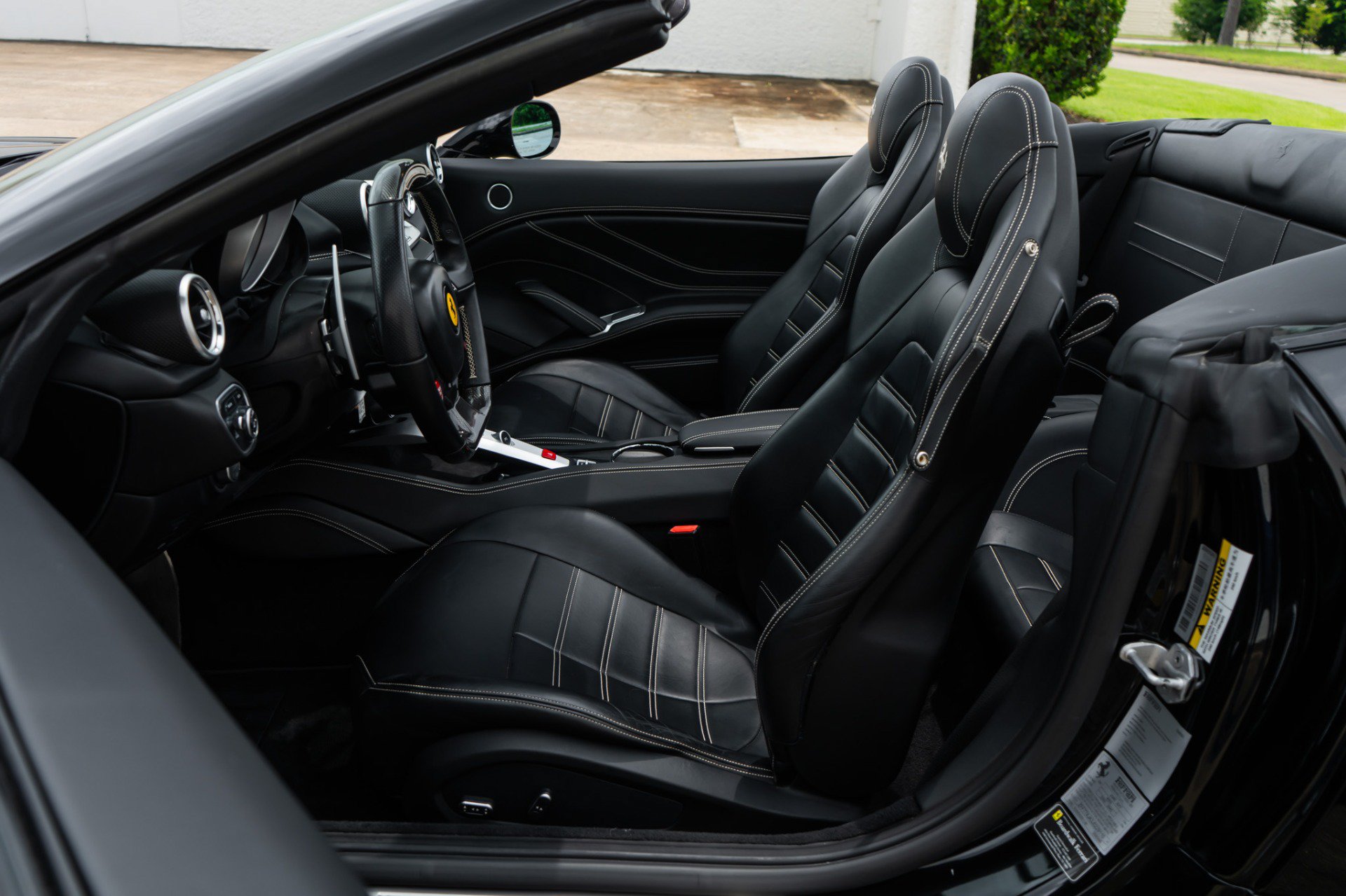 Used 2018 Ferrari California T RWD image 6