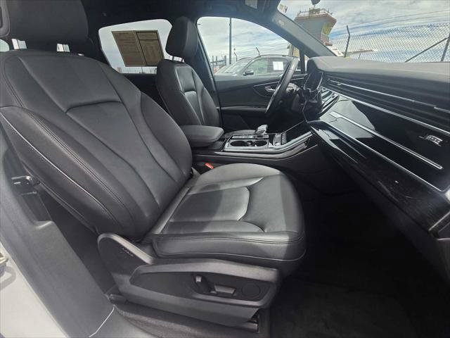 Used 2023 Audi Q7 2.0T Premium w/ Towing Package AWD/4WD image 10