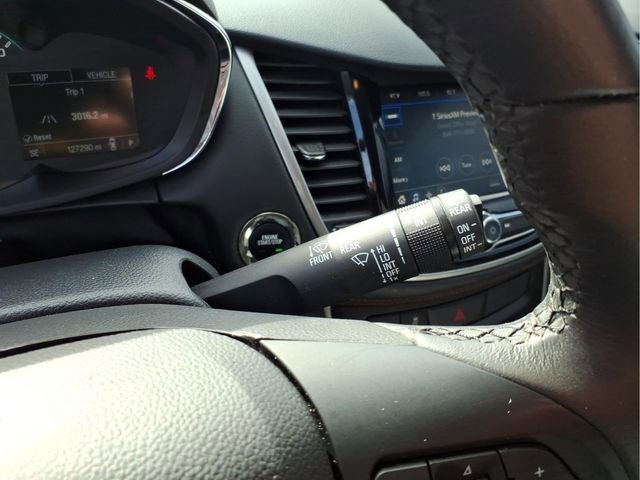 Used 2021 Chevrolet Trax LT w/ LT Convenience Package image 19