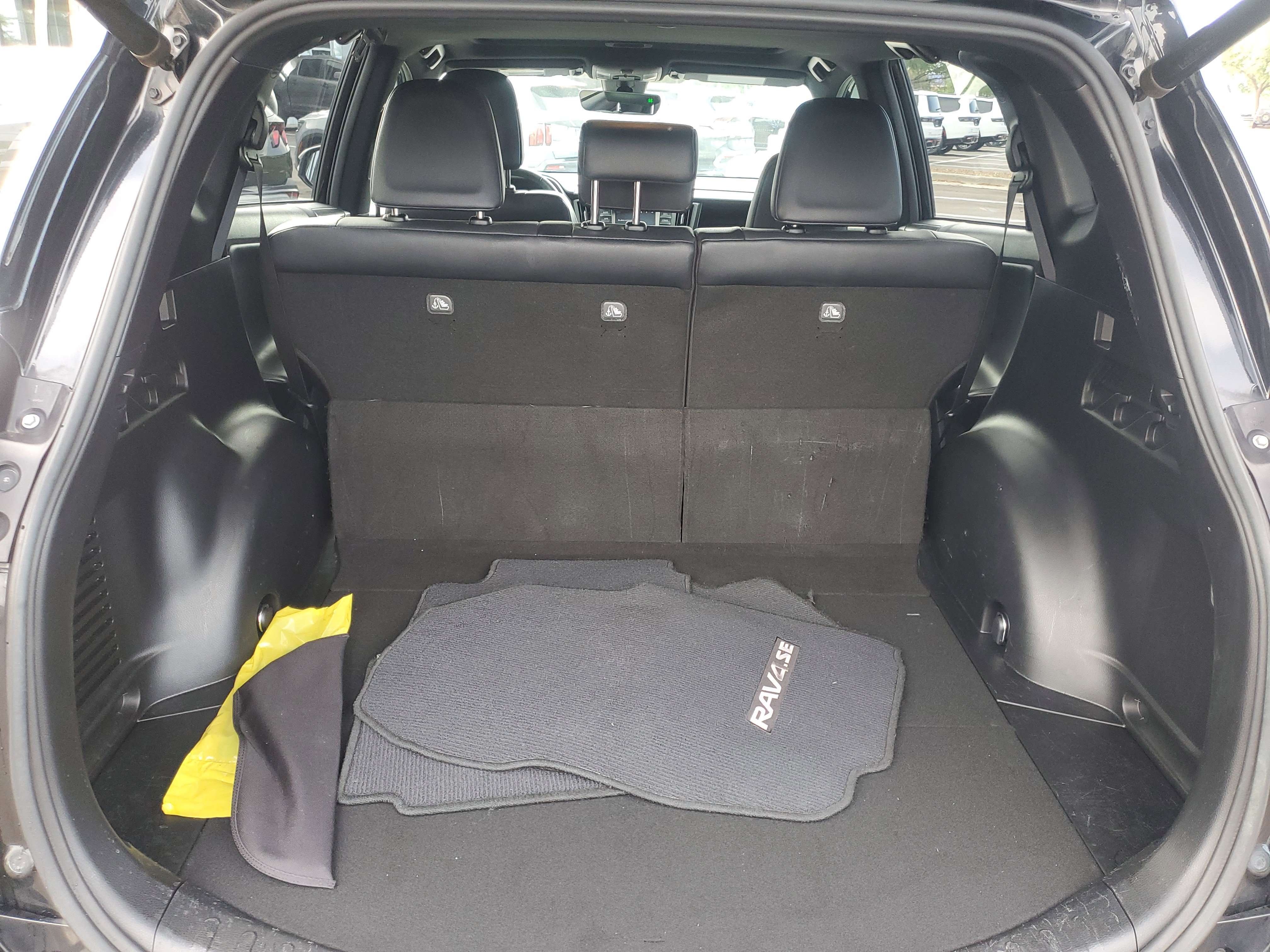 Used 2018 Toyota RAV4 SE w/ Power Extra Value Package image 7