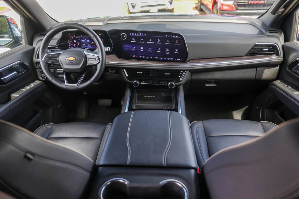 Used 2025 Chevrolet Suburban Premier w/ Sun And Tow Package AWD/4WD image 26