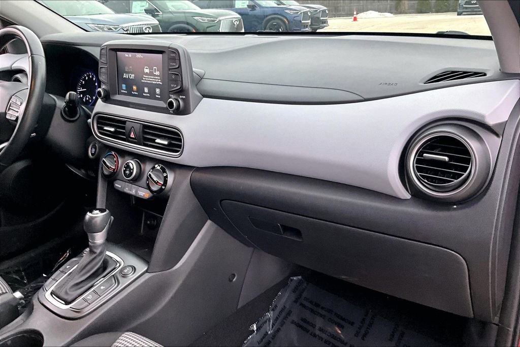 Used 2020 Hyundai Kona SEL w/ Cargo Package image 24