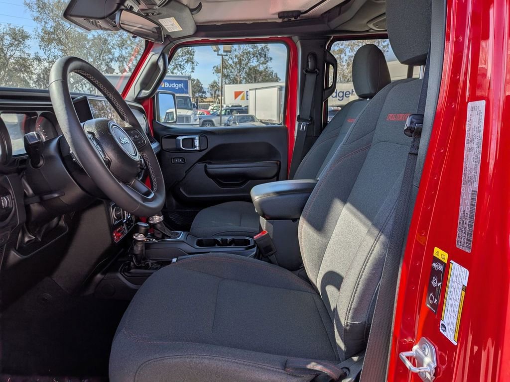 Used 2025 Jeep Wrangler Rubicon w/ Convenience Group image 15