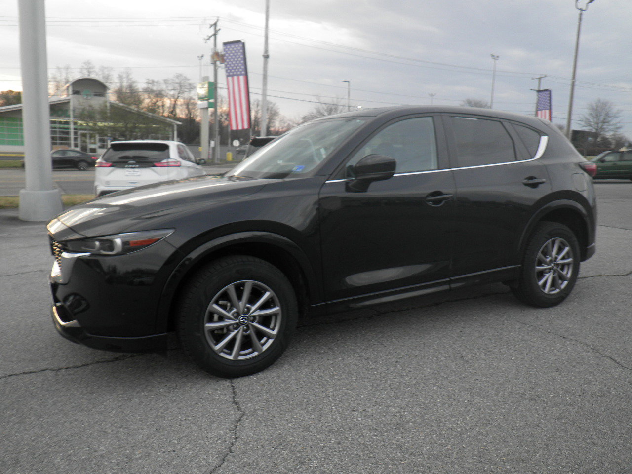 Used 2025 MAZDA CX-5 AWD 2.5 S w/ Preferred Package image 3