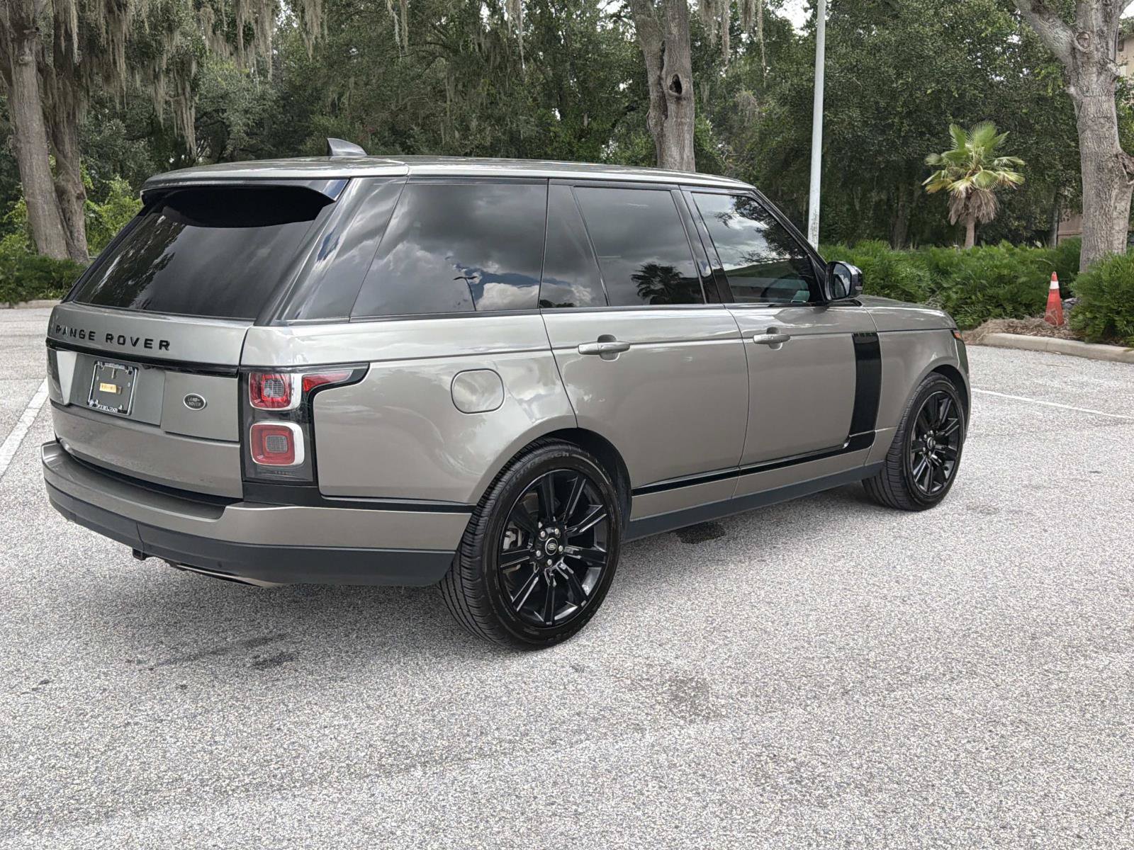 Used 2021 Land Rover Range Rover AWD/4WD image 4