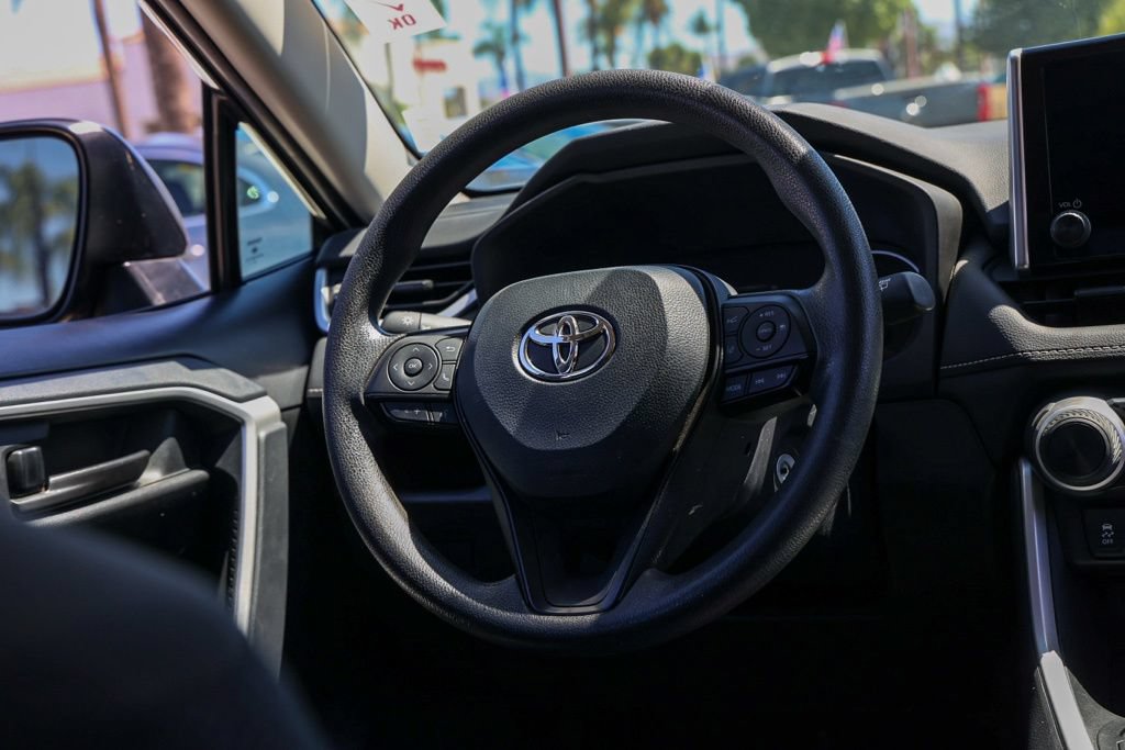 Used 2025 Toyota RAV4 LE AWD/4WD image 23
