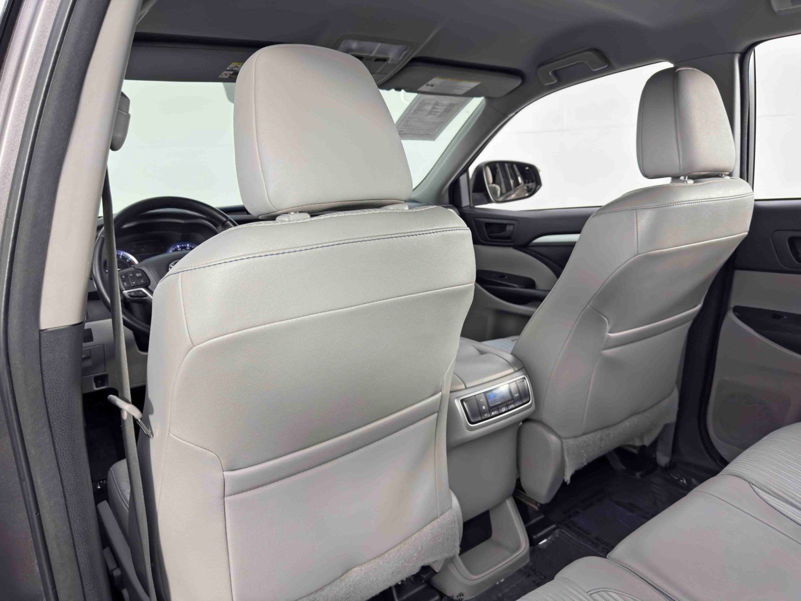 Used 2016 Toyota Highlander Plus image 28