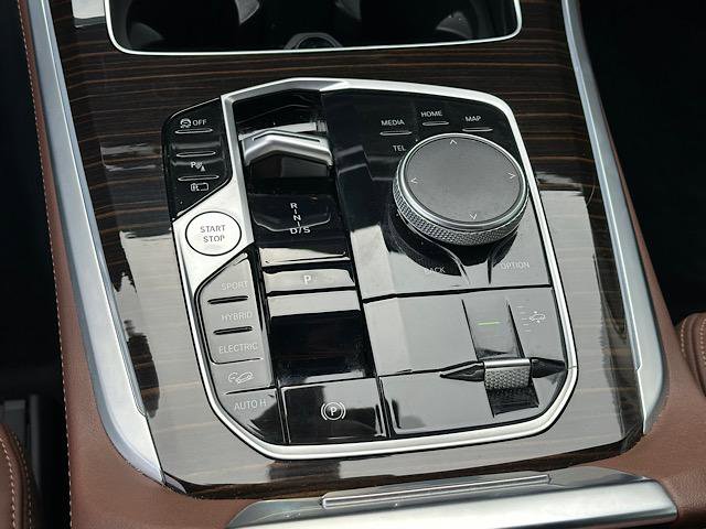 Certified 2024 BMW X5 xDrive50e w/ Premium Package image 27