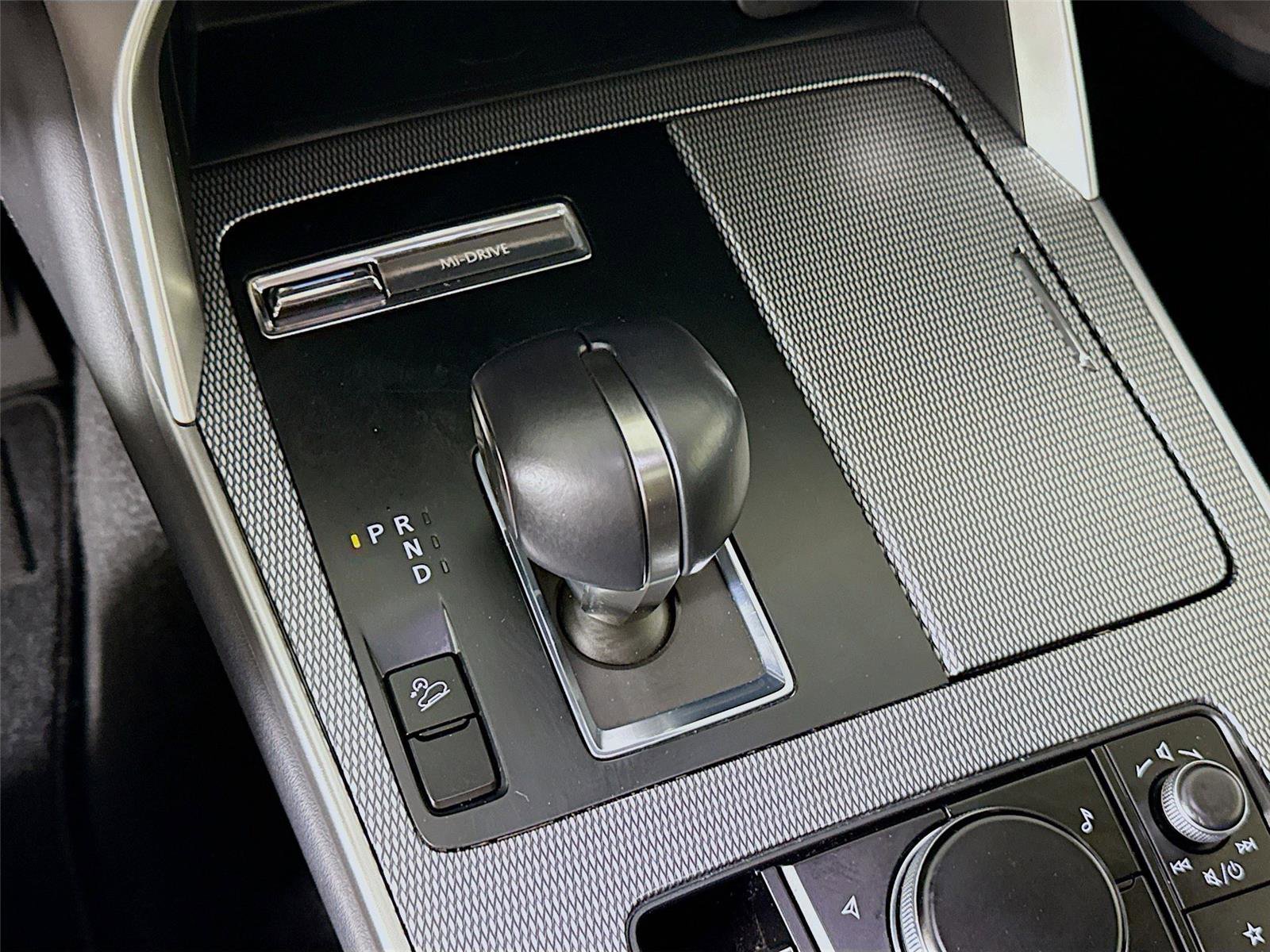 Used 2025 MAZDA CX-90 3.3 Turbo w/ Preferred Package AWD/4WD image 15