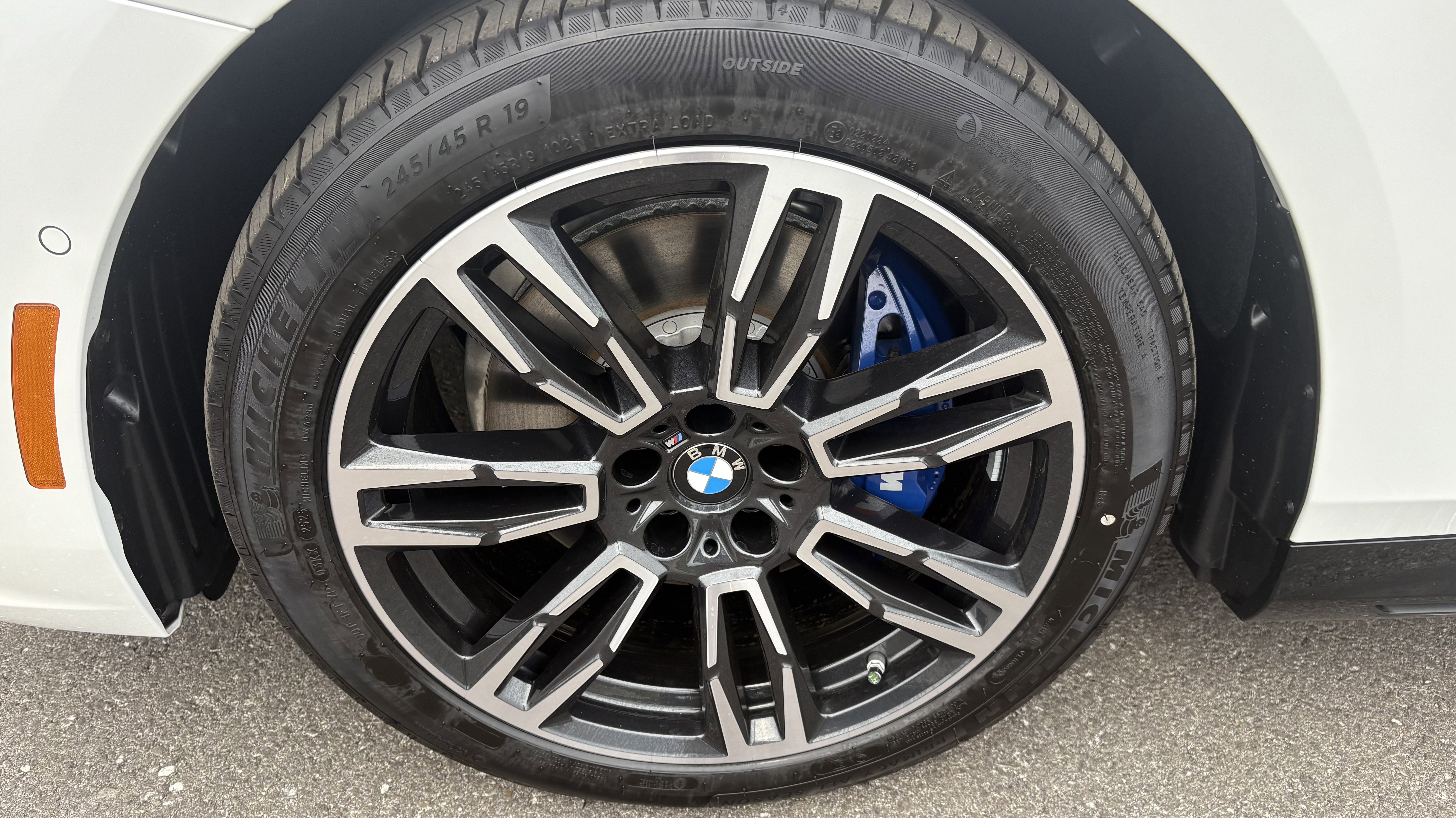 Used 2026 BMW 530i xDrive w/ M Sport Package image 12