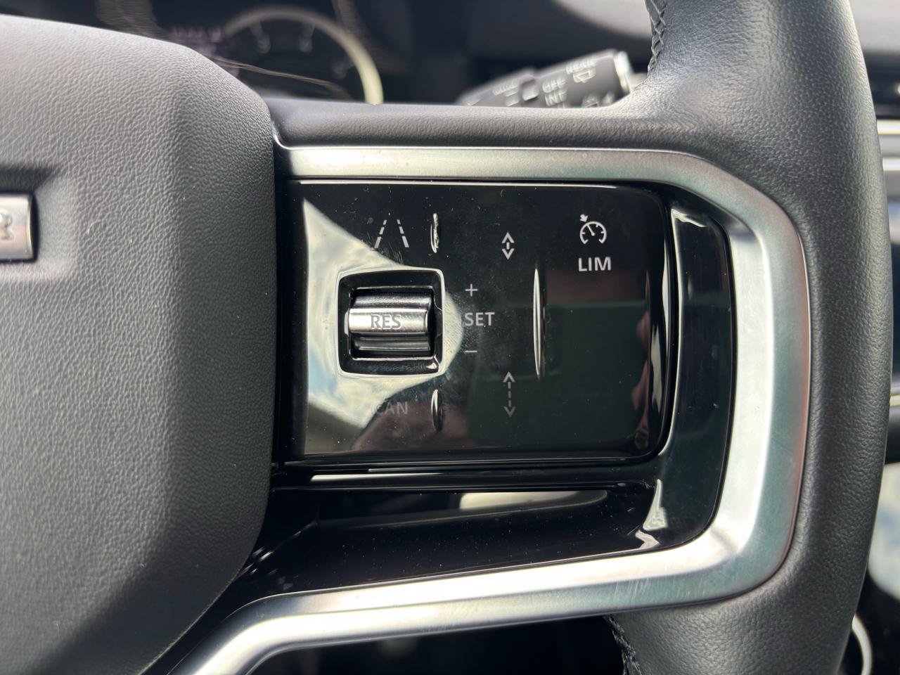 Used 2023 Land Rover Range Rover Evoque R-Dynamic S AWD/4WD image 18