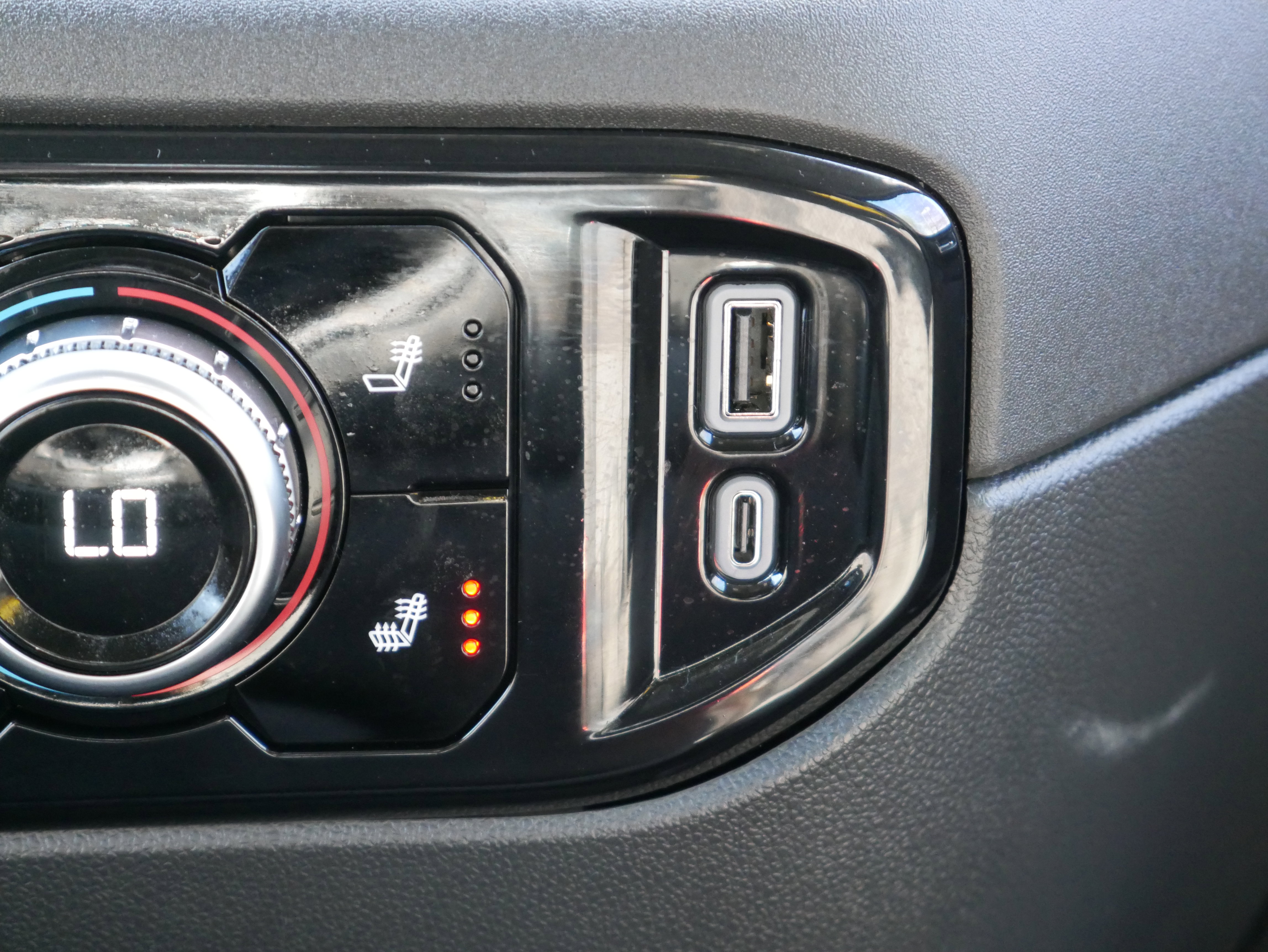 Certified 2025 GMC Sierra 1500 Elevation image 23