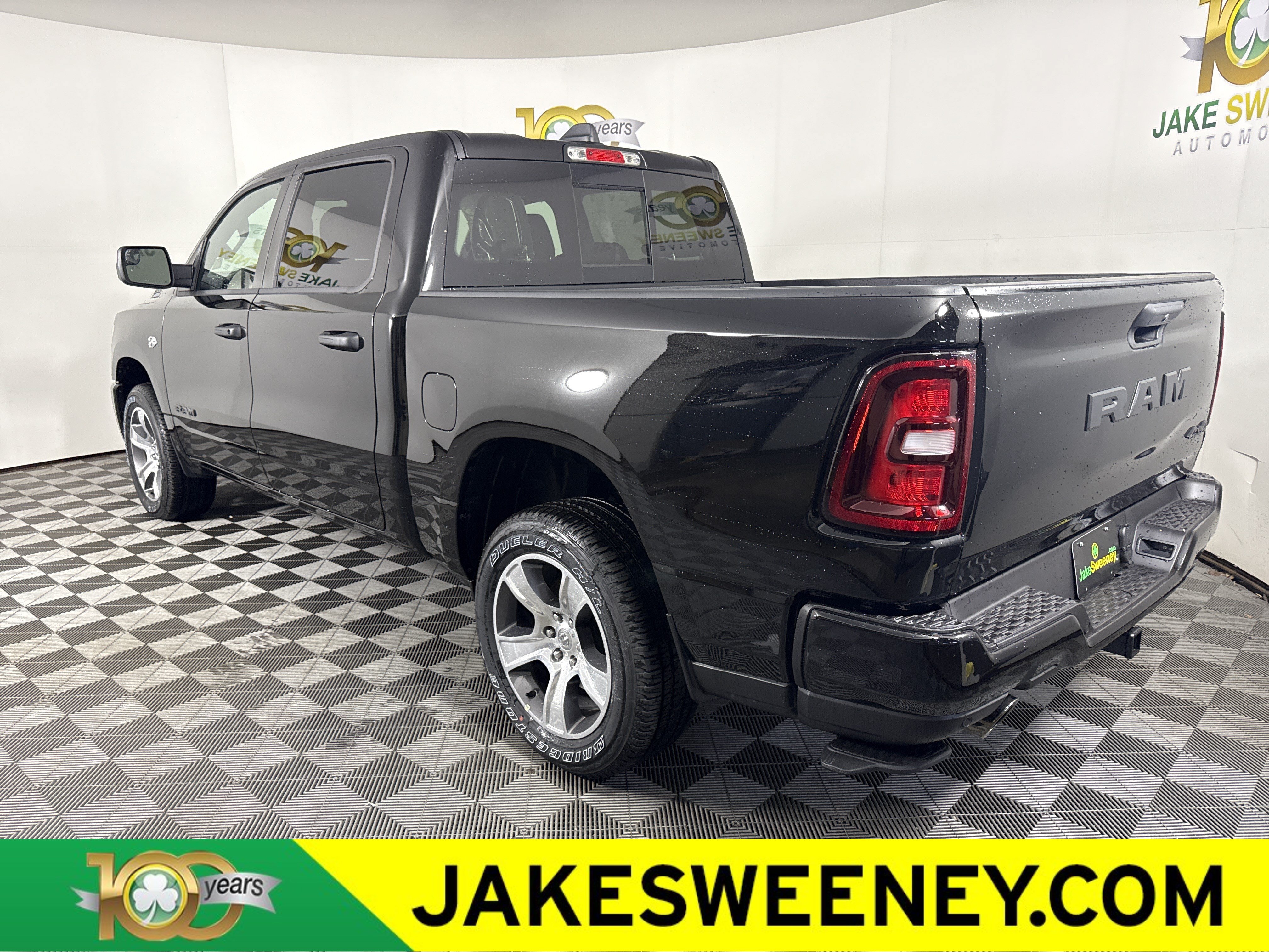 New 2026 RAM 1500 Express AWD/4WD image 6