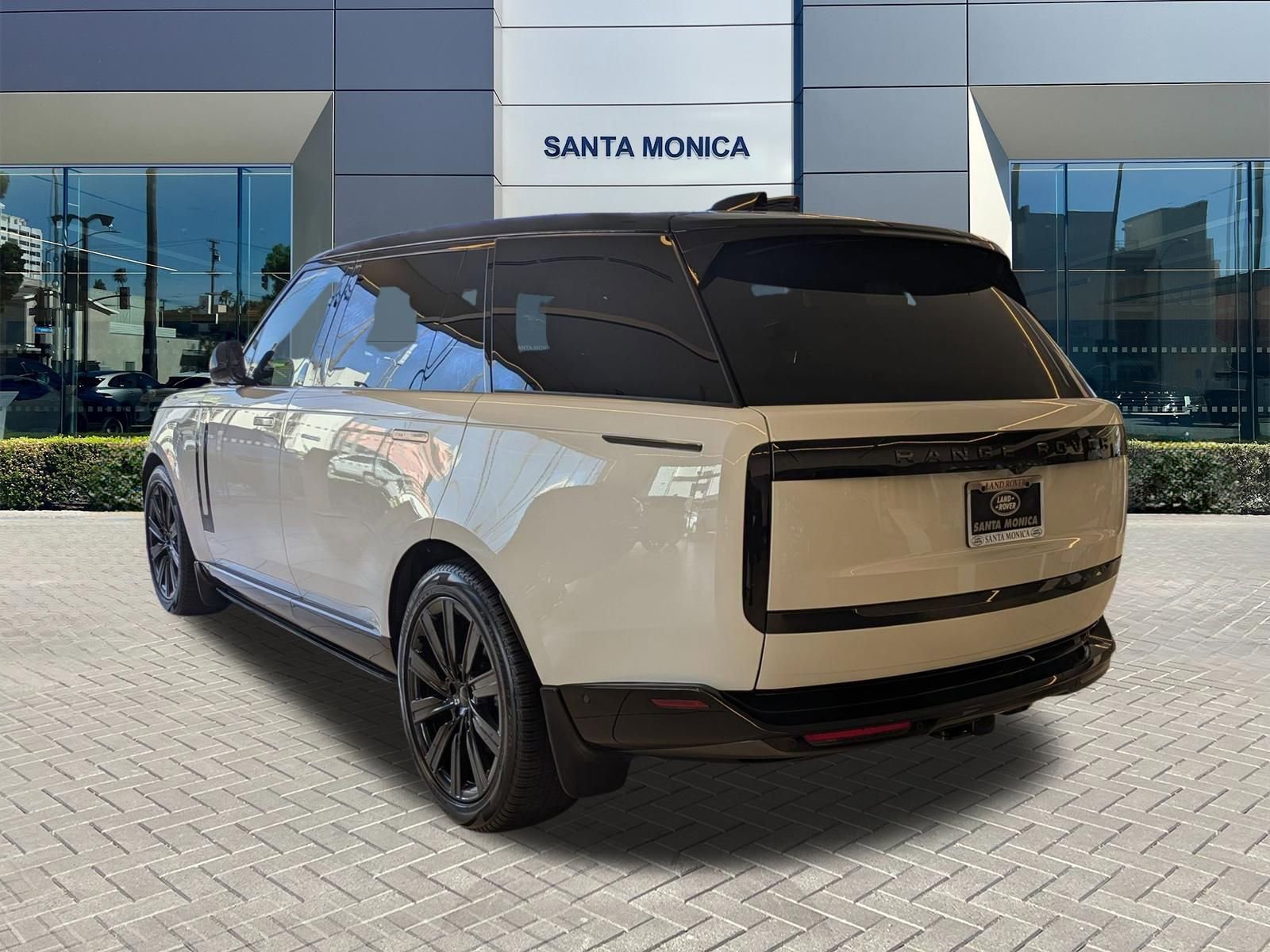 New 2026 Land Rover Range Rover Long Wheelbase SE AWD/4WD image 6