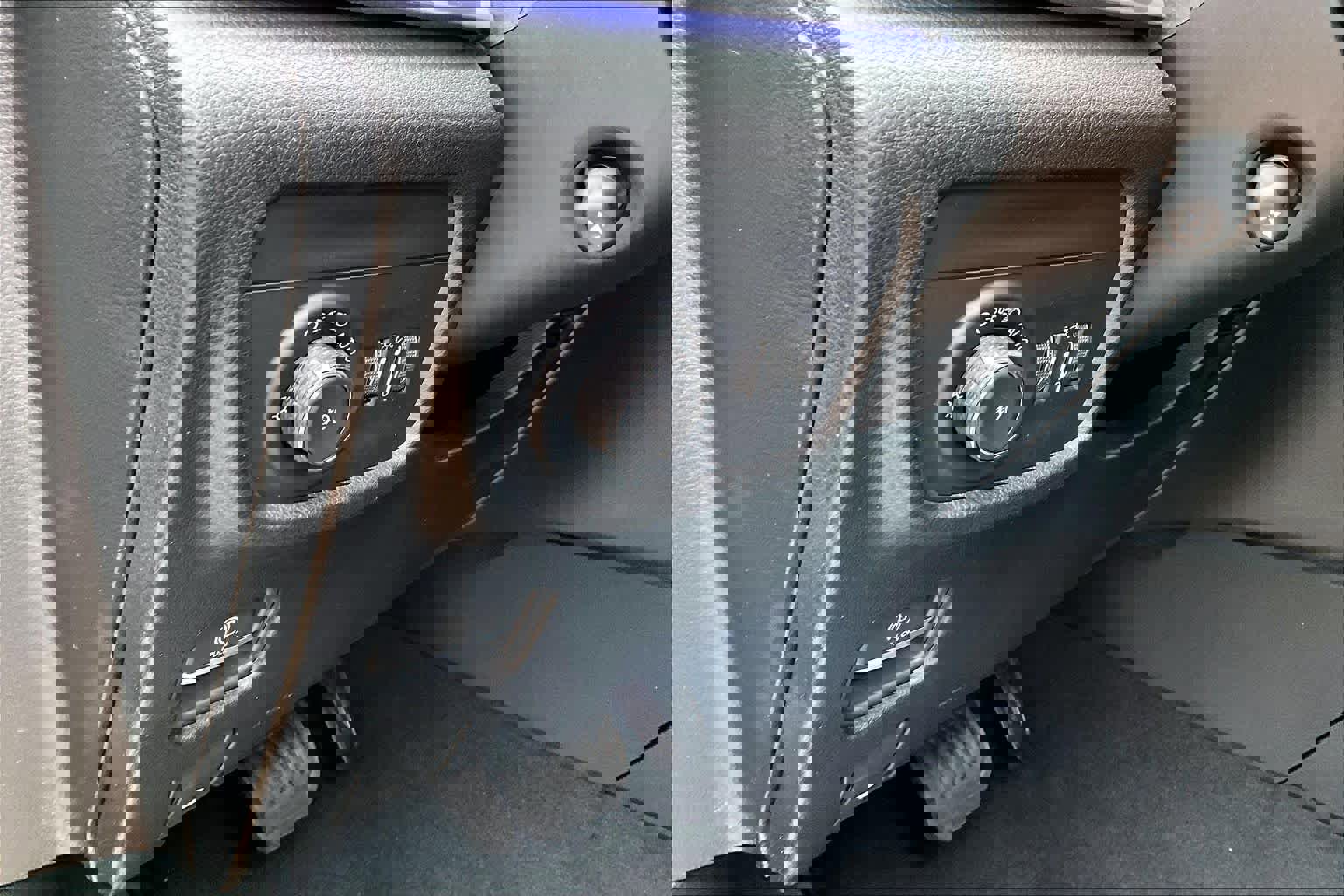 New 2025 Jeep Grand Cherokee Summit w/ Obsidian Package image 17