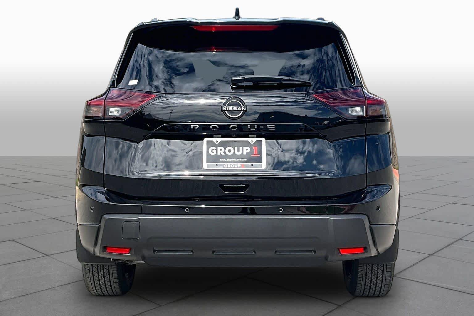 New 2027 Nissan Rogue Dark Armor FWD image 4