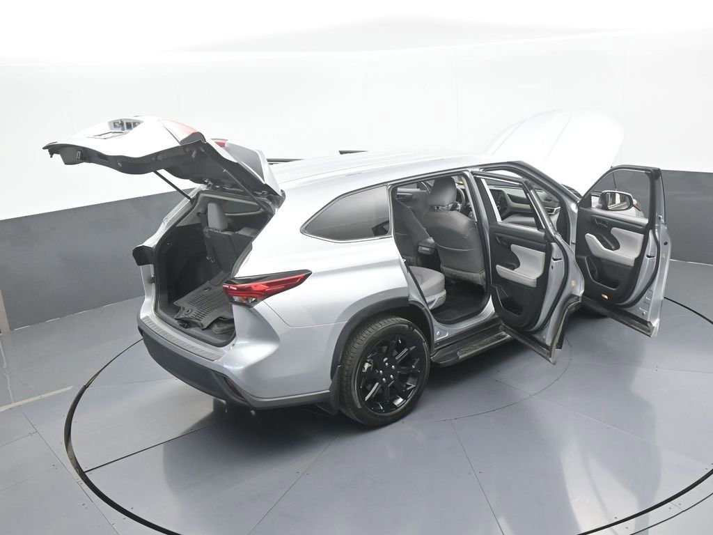 Used 2022 Toyota Highlander L image 69