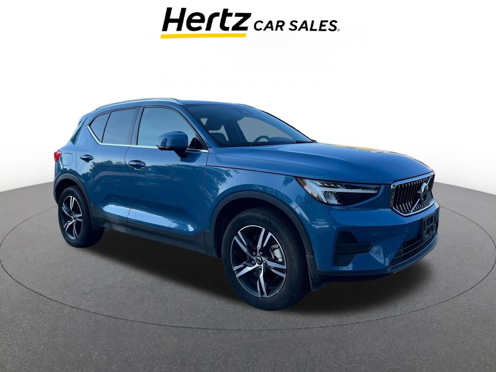 Used 2024 Volvo XC40 B5 Core