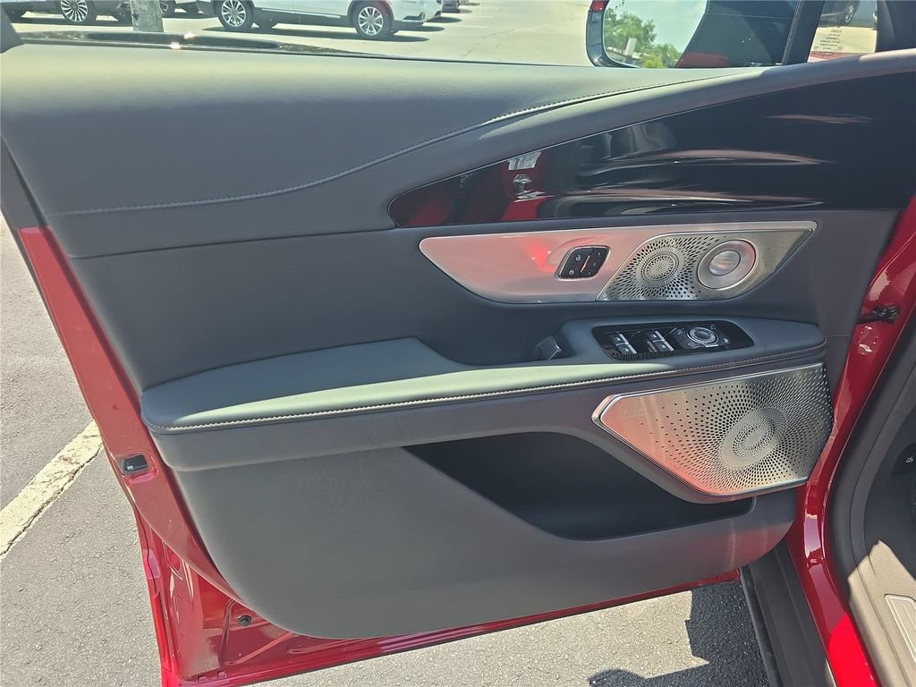 New 2026 Lincoln Nautilus Reserve AWD/4WD image 12