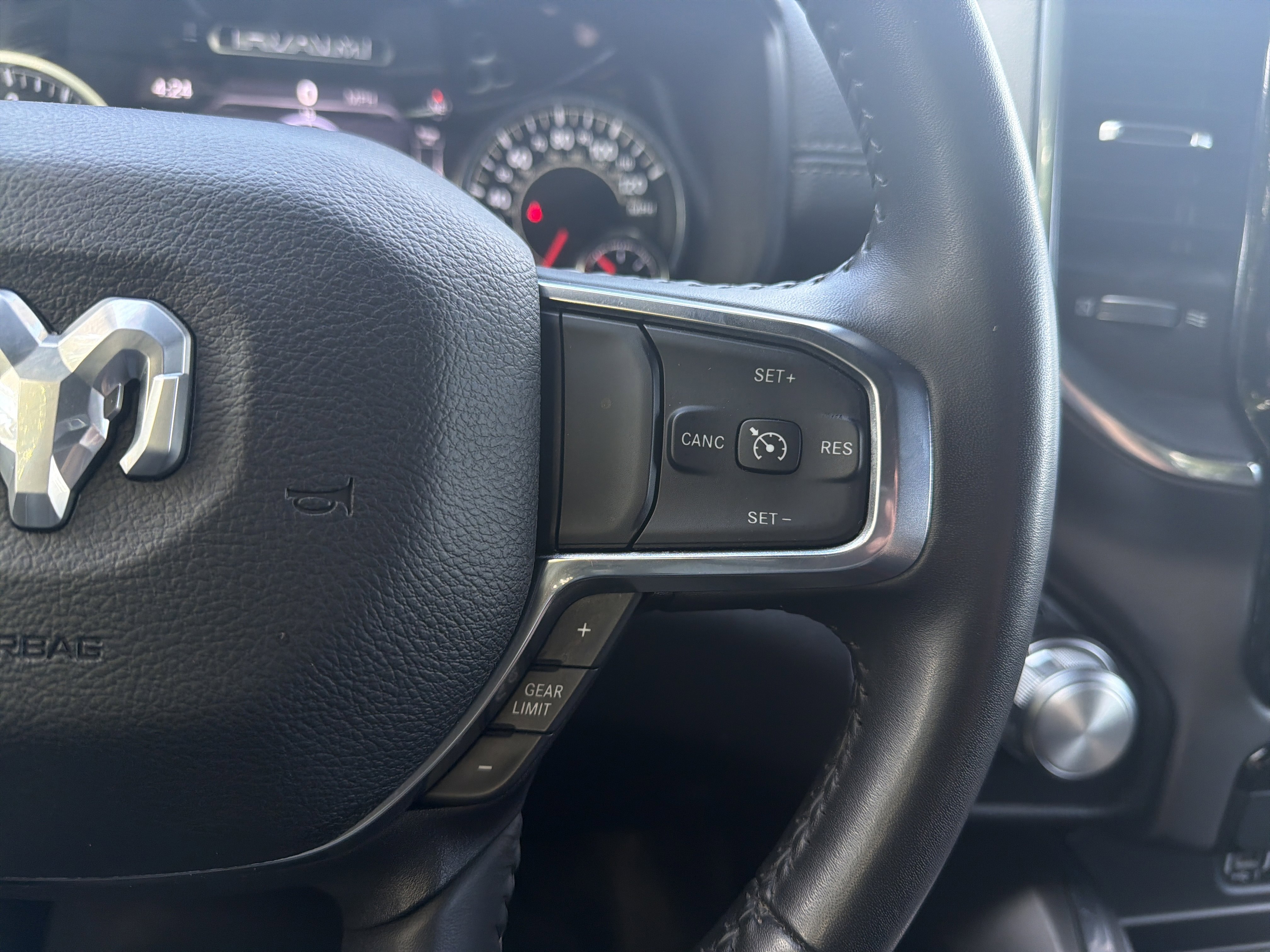 Used 2024 RAM 1500 Laramie image 20