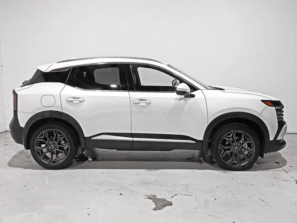 Certified 2025 Nissan Kicks SR w/ SR Premium Package AWD/4WD image 7