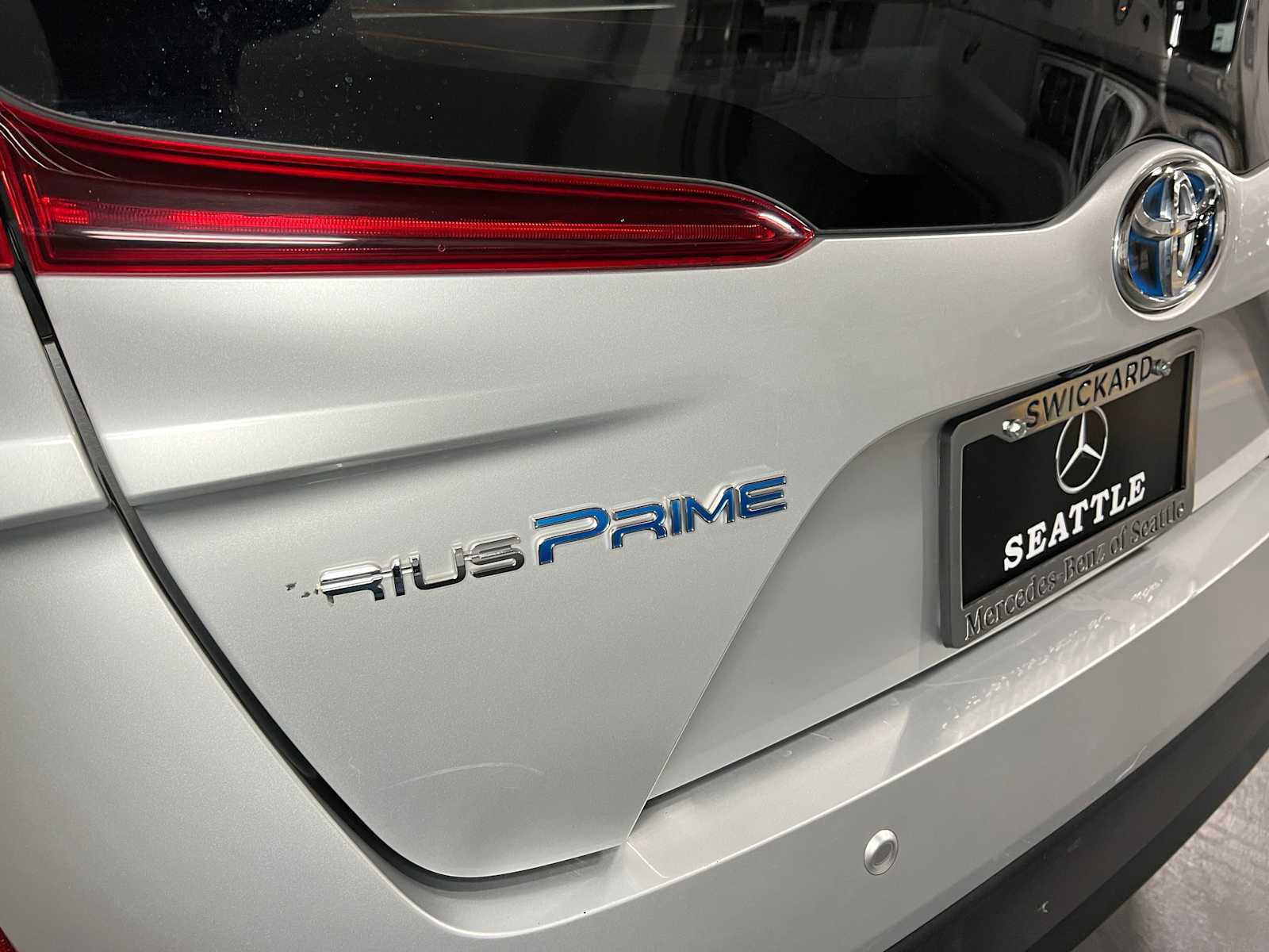 Used 2020 Toyota Prius Prime Limited image 14