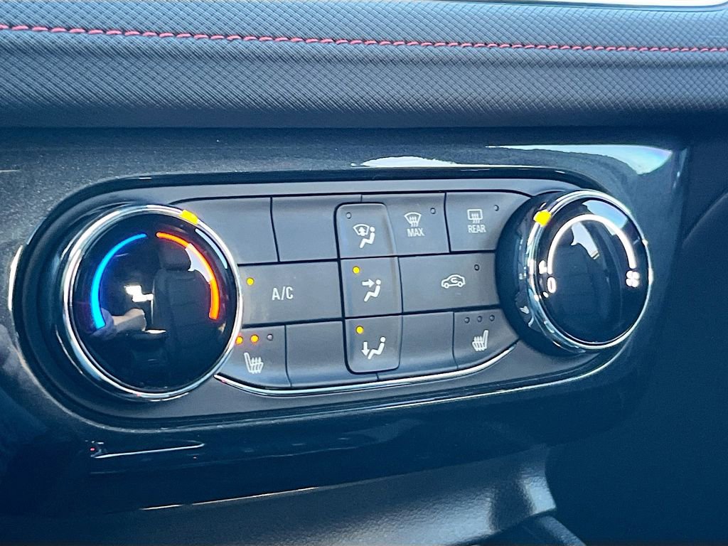 Used 2025 Chevrolet TrailBlazer RS w/ Driver Confidence Package image 15