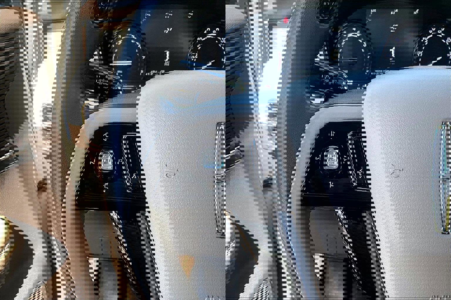 Used 2022 Lincoln Corsair AWD w/ Premium Package image 20