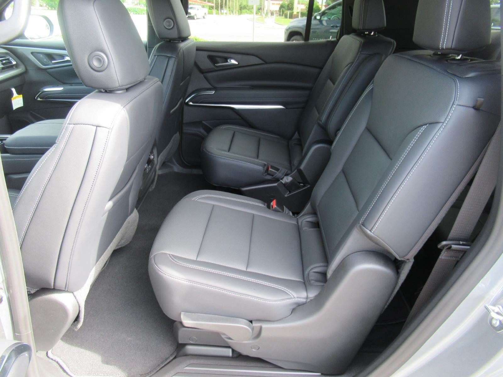 New 2027 Chevrolet Traverse LT w/ Driver Confidence Package FWD image 33