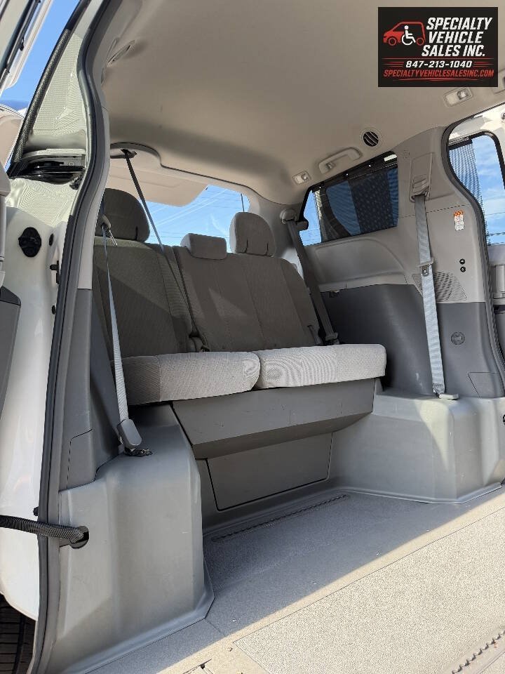 Used 2016 Toyota Sienna LE FWD image 15