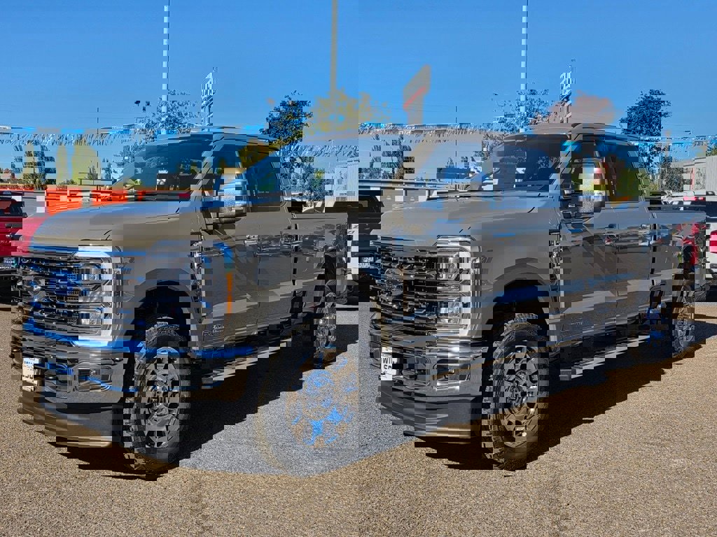 New 2026 Ford F350 Lariat w/ Chrome Package