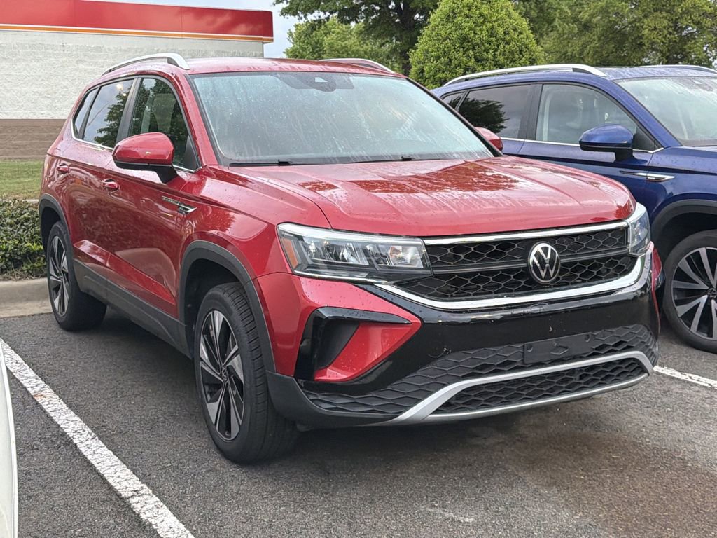 Used 2023 Volkswagen Taos SE image 3