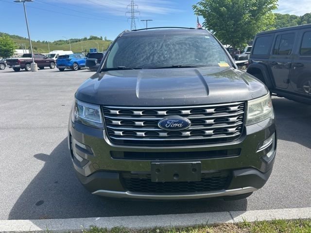 Used 2017 Ford Explorer XLT AWD/4WD image 30