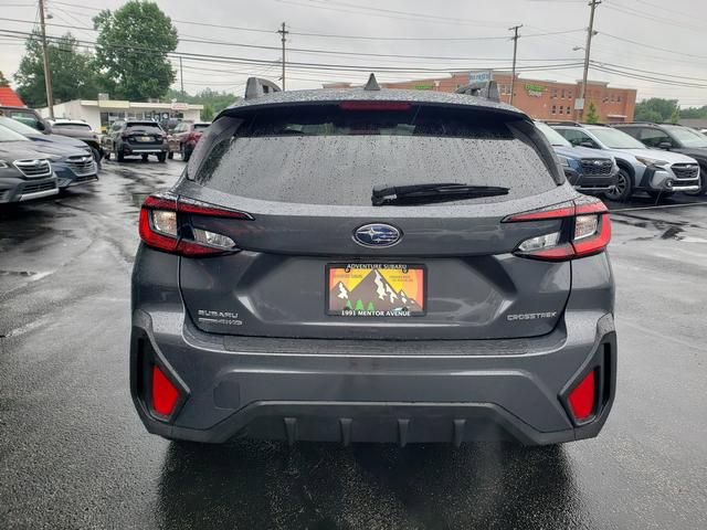 Used 2024 Subaru Crosstrek 2.0i Premium image 4