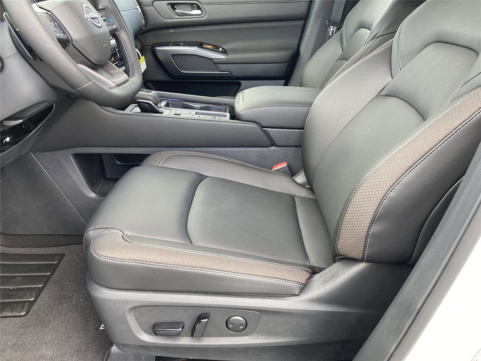 New 2026 Nissan Pathfinder SL image 27