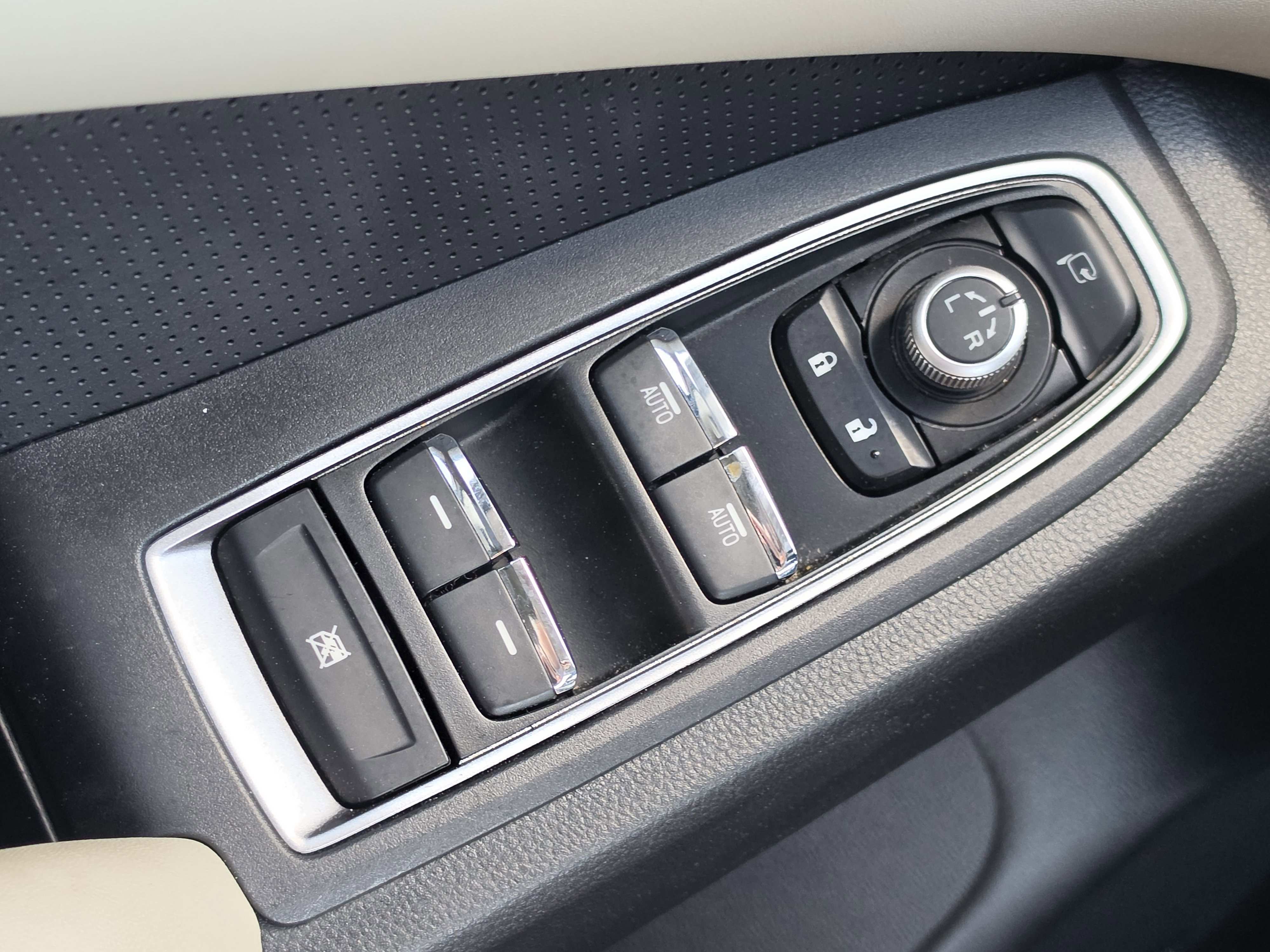 Used 2023 Subaru Ascent Limited w/ Technology Package image 14