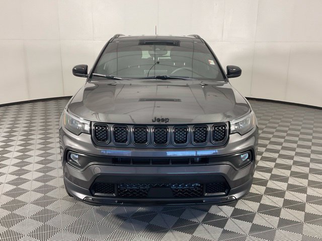 Used 2023 Jeep Compass Latitude AWD/4WD image 2