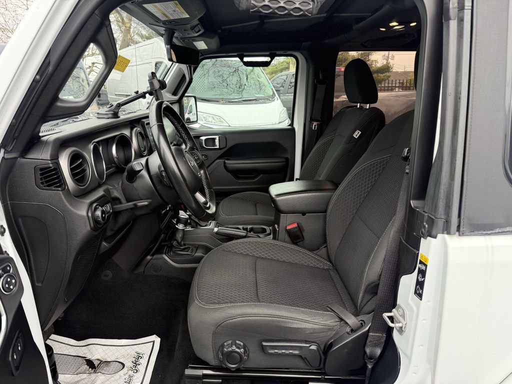 Used 2021 Jeep Wrangler Sport image 11