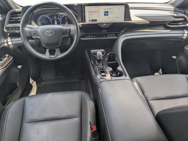 Used 2025 Toyota Crown Signia AWD/4WD image 19