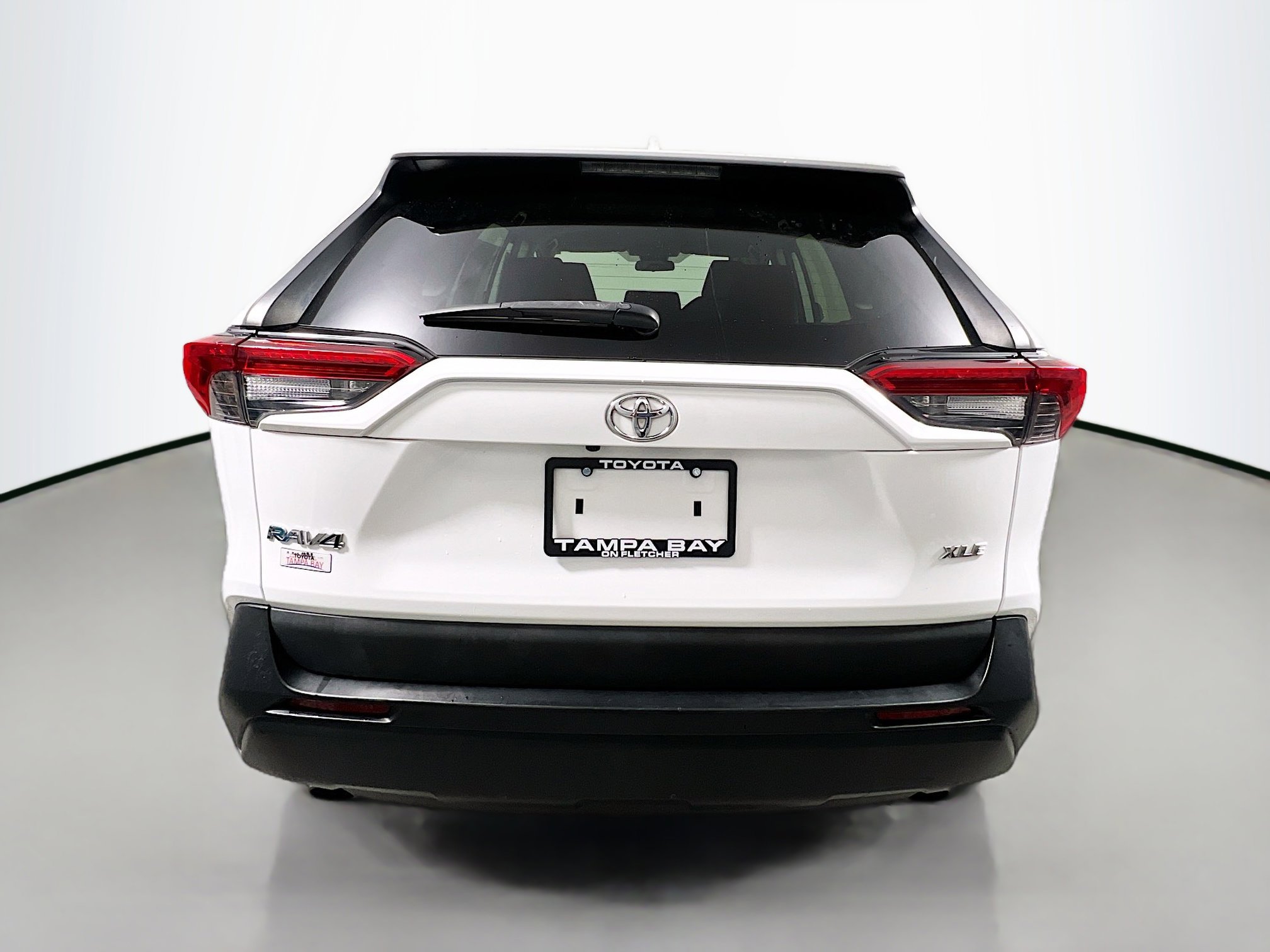 Used 2021 Toyota RAV4 XLE image 6