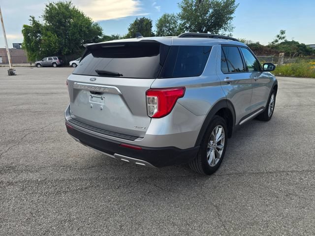 Used 2024 Ford Explorer XLT w/ Equipment Group 202A AWD/4WD image 4