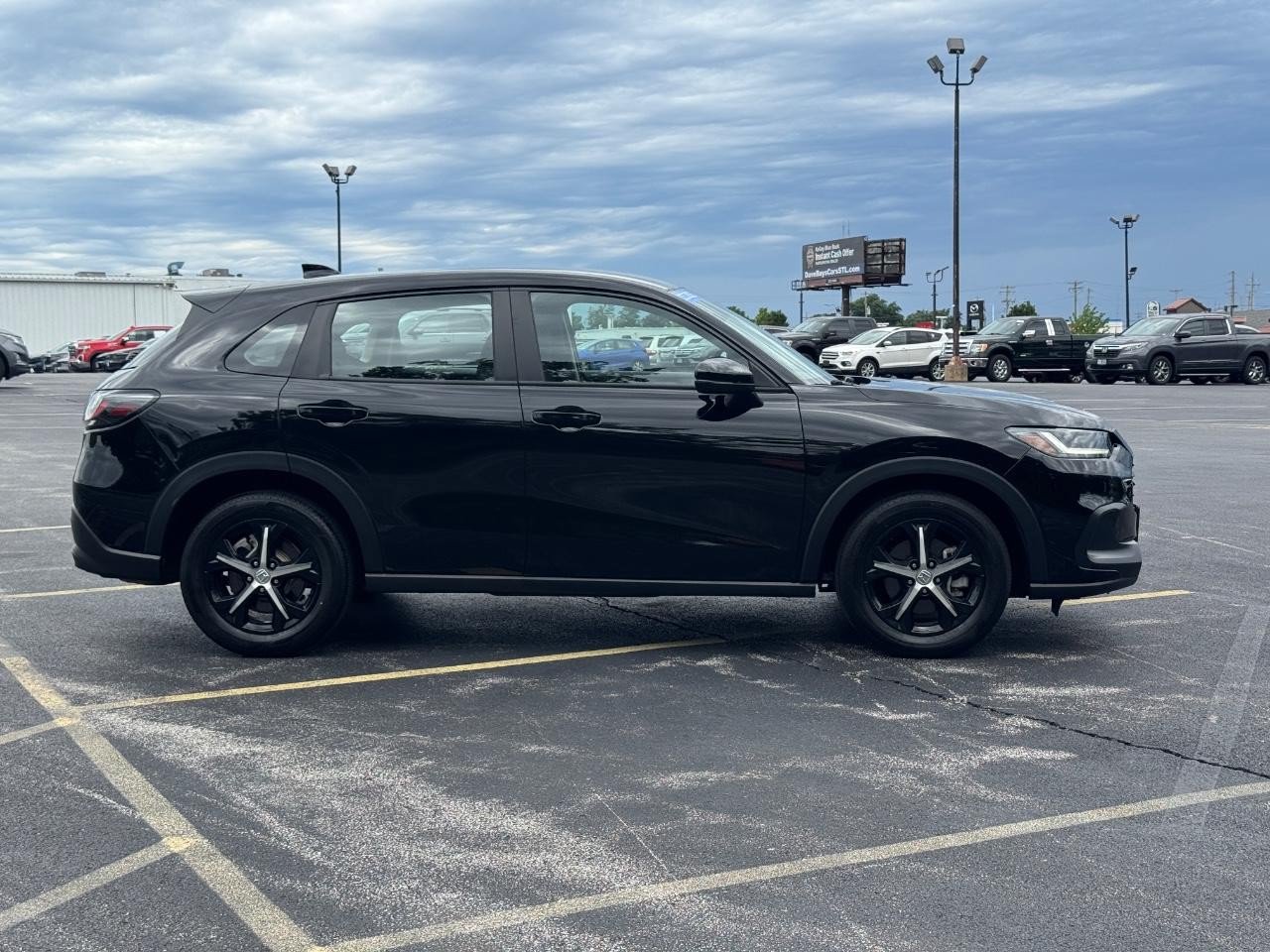 Used 2025 Honda HR-V LX image 3