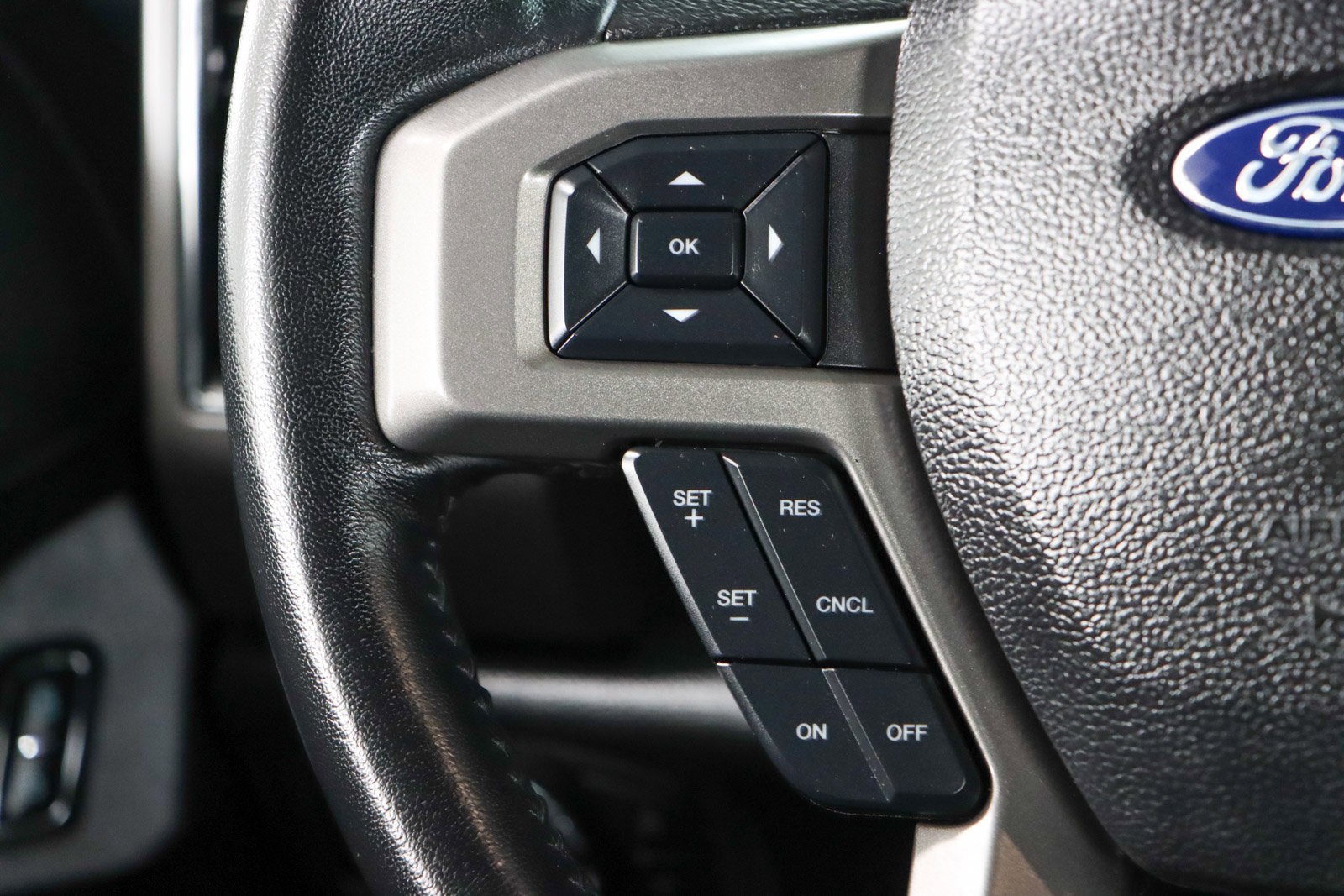 Used 2021 Ford Expedition XLT image 14