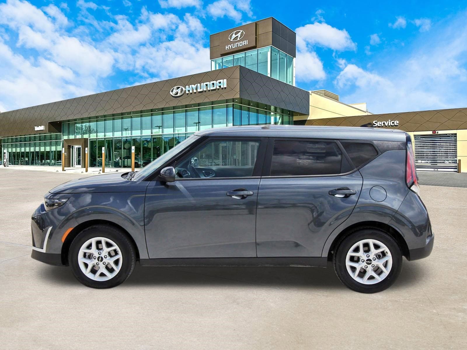 Used 2025 Kia Soul LX image 9
