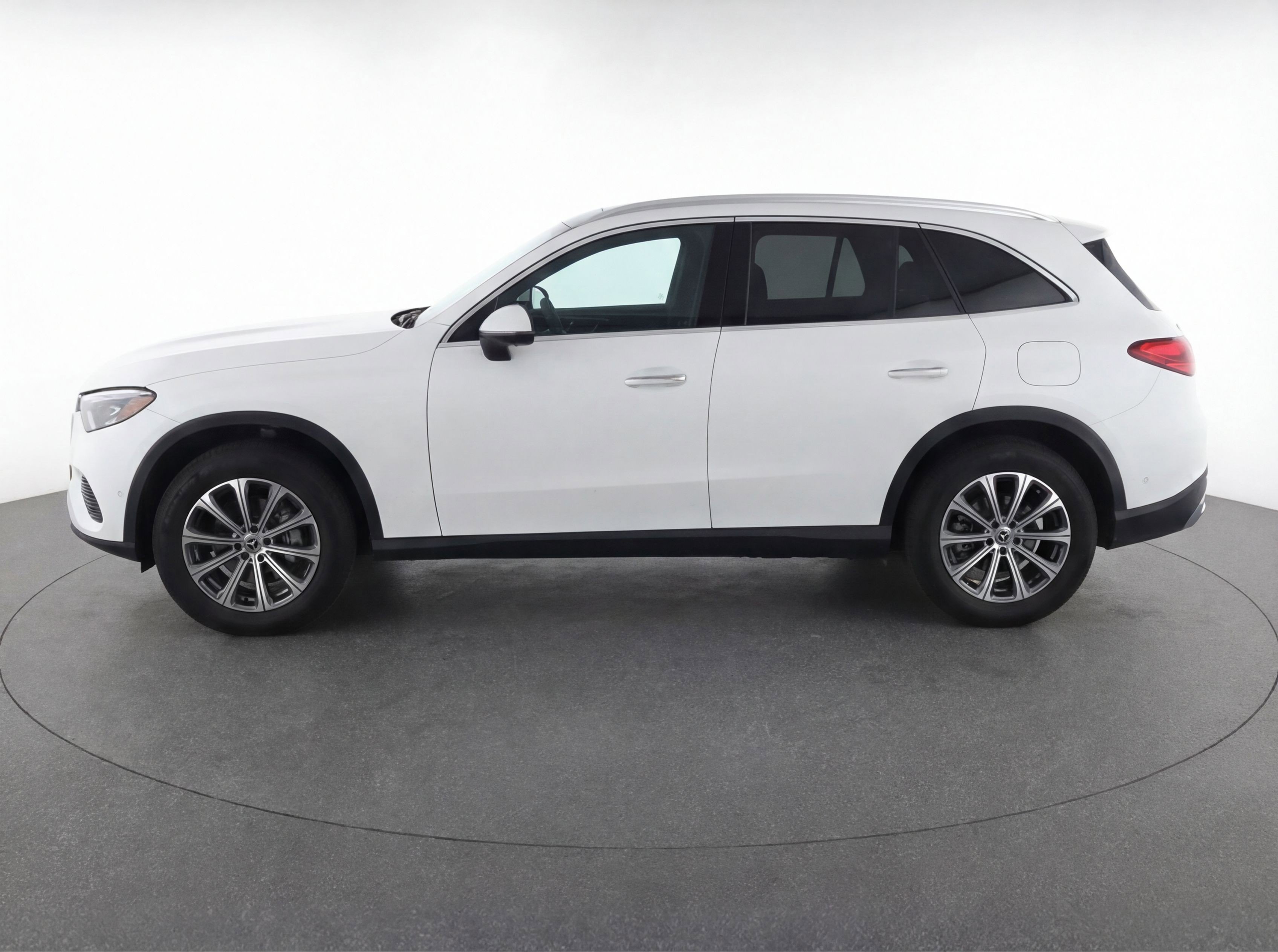 Used 2024 Mercedes-Benz GLC 300 image 5